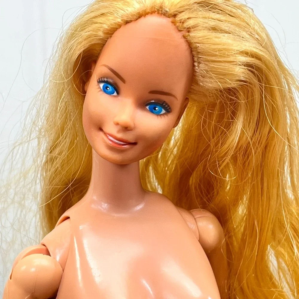 1979 Mattel Beauty Secrets Barbie Doll Nude,‎ articulated hands